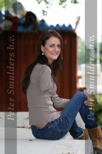 Helmond, 9 Mei 2007
Debbie v d Putten 21 jaar
Mis (s) 2007   Miss 2007
Arm Amputatie
Debbie zit nu in een reï¿½ntegratie project voor een nieuwe studie
Hobby\'s: Dansen, winkelen, reizen
Na een ongeluk in 2005 met een touringcar ben ik mijn rechterarm verloren
Foto: Peter Smulders BV