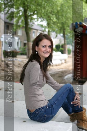 Helmond, 9 Mei 2007
Debbie v d Putten 21 jaar
Mis (s) 2007   Miss 2007
Arm Amputatie
Debbie zit nu in een reï¿½ntegratie project voor een nieuwe studie
Hobby\'s: Dansen, winkelen, reizen
Na een ongeluk in 2005 met een touringcar ben ik mijn rechterarm verloren
Foto: Peter Smulders BV