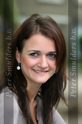 Helmond, 9 Mei 2007
Debbie v d Putten 21 jaar
Mis (s) 2007   Miss 2007
Arm Amputatie
Debbie zit nu in een reï¿½ntegratie project voor een nieuwe studie
Hobby\'s: Dansen, winkelen, reizen
Na een ongeluk in 2005 met een touringcar ben ik mijn rechterarm verloren
Foto: Peter Smulders BV