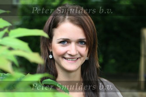 Helmond, 9 Mei 2007
Debbie v d Putten 21 jaar
Mis (s) 2007   Miss 2007
Arm Amputatie
Debbie zit nu in een reï¿½ntegratie project voor een nieuwe studie
Hobby\'s: Dansen, winkelen, reizen
Na een ongeluk in 2005 met een touringcar ben ik mijn rechterarm verloren
Foto: Peter Smulders BV