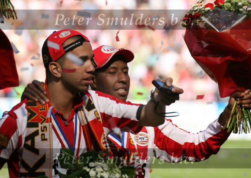 Eindhoven, 29 April 2007 Kampioenswestrijd PSV-Vitesse, eindstand 5-1
Seizoen 2006/2007 Onverwachts landskampioenschap voor PSV doordat de concurrent AZ verloor en Ajax een doelpunt tekort kwam
Diego Tardelli en Edison Mendez
