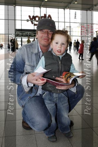 Rotterdam 7 april 2007
Premiere K3 in ahoy. Edwin jansen met zoontje