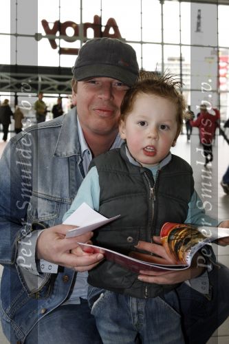 Rotterdam 7 april 2007
Premiere K3 in ahoy. Edwin jansen met zoontje