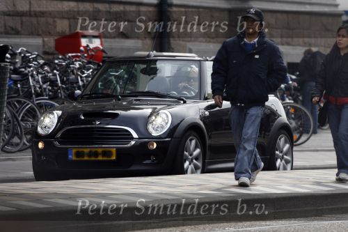Amsterdam 13 april 2007
Ellemieke Vermolen in mini cooper cabrio.