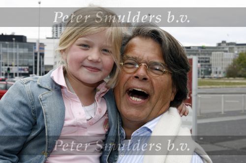 Rotterdam 7 april 2007
Premiere K3 in ahoy. Emile Ratelband met zijn dochter Beau Aimee