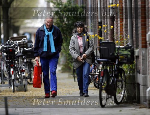 Amsterdam 3 april 2007
Freek de Jonge met zijn vrouw op straat in Amsterdam.