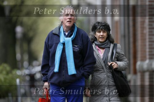 Amsterdam 3 april 2007
Freek de Jonge met zijn vrouw op straat in Amsterdam.