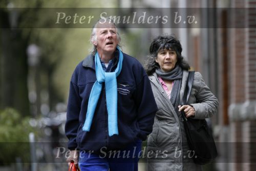 Amsterdam 3 april 2007
Freek de Jonge met zijn vrouw op straat in Amsterdam.