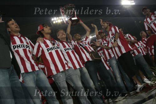 Eindhoven, 1 Mei 2007 Huldiging Selektie van PSV in het PSV-stadion 2 dagen nadat zij voor de 20e maal kampioen zijn geworden van Nederland
Gomes met Jan Kromkamp, Phillip Cocu, Diego Tardelli, Manuel Da Costa