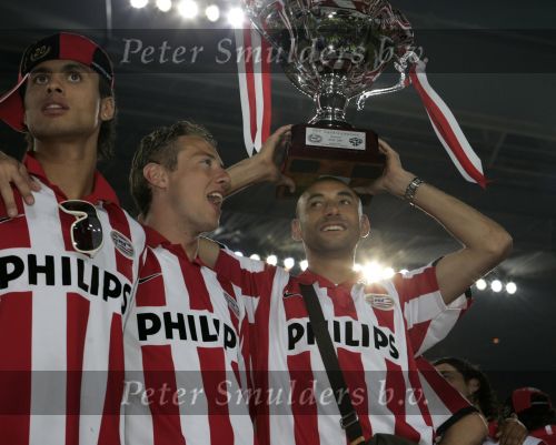 Eindhoven, 1 Mei 2007 Huldiging Selektie van PSV in het PSV-stadion 2 dagen nadat zij voor de 20e maal kampioen zijn geworden van Nederland
Gomes met Jan Kromkamp en Manuel Da Costa