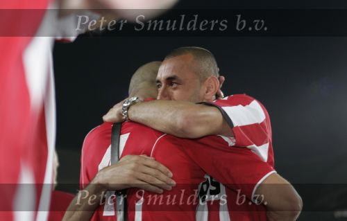 Eindhoven, 1 Mei 2007 Huldiging Selektie van PSV in het PSV-stadion 2 dagen nadat zij voor de 20e maal kampioen zijn geworden van Nederland
Gomes hevig geemotioneerd met Alex PSV