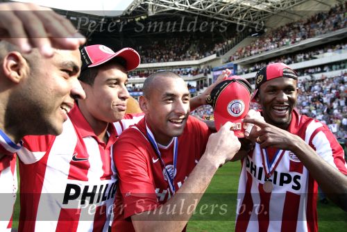 Eindhoven, 29 April 2007 Kampioenswestrijd PSV-Vitesse, eindstand 5-1
Seizoen 2006/2007 Onverwachts landskampioenschap voor PSV doordat de concurrent AZ verloor en Ajax een doelpunt tekort kwam
PSV doelman Gomes is blijEduardo Alcides