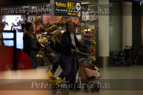 Amsterdam 26 april 2007
Conn ie Hans Shanna en Marvin Breukhoven op schiphol.