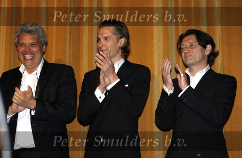 Amsterdam 7 mei 2007
Premiere amerikaanse uitvoering van de film interview in Tuschinski. Theodor Holman Hans Teeuwen en Pierre Bokma