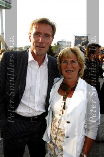 Amsterdam 3 mei 2007
Premiere circus Cavalia bij amsterdam arena. hans v Breukelen met zijn vrouw Karen