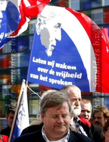 Hilversum 6 mei 2007
Herdenking Pim Fortuyn op het mediapark met oa Hilbrand Nawijn.