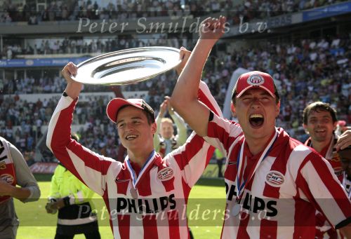Eindhoven, 29 April 2007 Kampioenswestrijd PSV-Vitesse, eindstand 5-1
Seizoen 2006/2007 Onverwachts landskampioenschap voor PSV doordat de concurrent AZ verloor en Ajax een doelpunt tekort kwam
Ibrahim Afellay en Jan Kromkamp