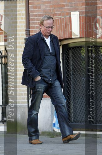 Amsterdam 4 april 2007
Jack Sp[ijkerman aan het wandelen op straat.