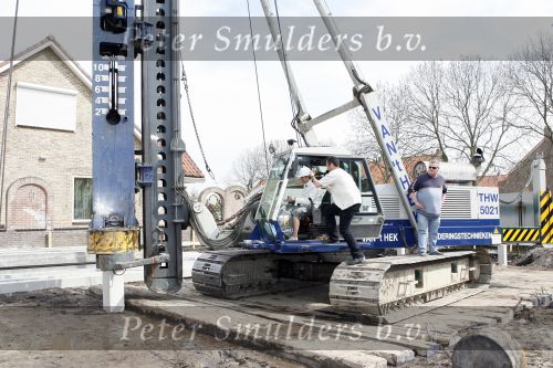 Volendam 13 april 2007
Jan Smit bij het slaan van de eerste paal van zijn nieuwe huis.