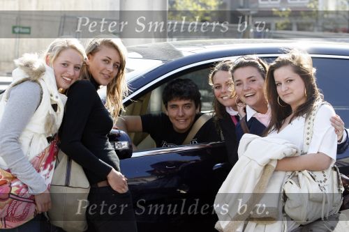 Amsterdam 19 april 2007
Jan Smit met fans op de dam in amsterdam.