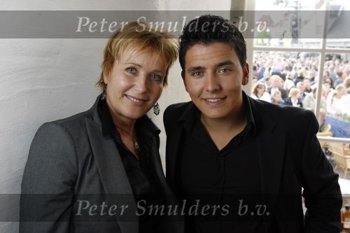 Amersfoort 29 mei 2007
Tros zomerfeest op plein in Amersfoort. Jan Smit en coach Inge Ipenburg
Peter Smulders bv