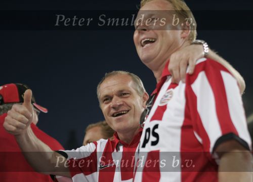 Eindhoven, 2 Mei 2007 Twee dagen na het onverwachte landskampioenschap van PSV Seizoen 2006/2007 was er een huldiging voor de PSV Selektie.
Op de foto assisten-trainer Jan Wouters