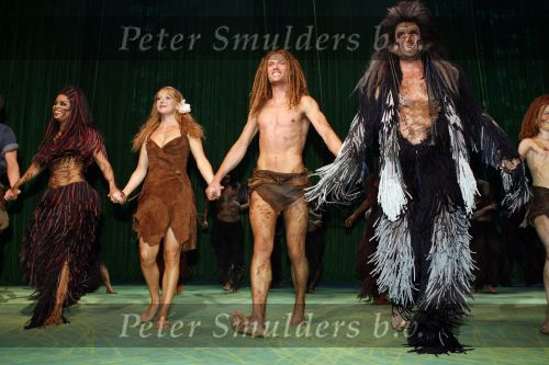 Scheveningen 15 april 2007
Premiere Tarzan in het circus theater. Chantal Janzen Ron Link Jeroen Phaff en Chaira Borderslee