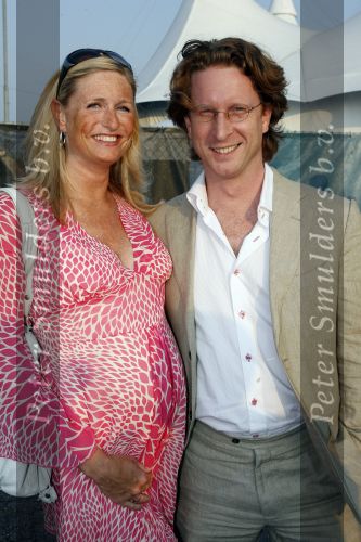 Amsterdam 3 mei 2007
Premiere circus Cavalia bij amsterdam arena. Jim de Groot met zwangere vrouw