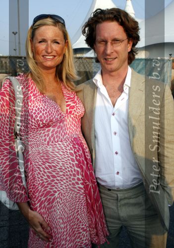 Amsterdam 3 mei 2007
Premiere circus Cavalia bij amsterdam arena. Jim de Groot met zwangere vrouw