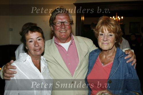 Laren 8 mei 2007
Johny Kraaykamp sr  presentatie dvd in de singer in laren. Josine v Dalsum met john v d rest en de vrouw rudi falkenhagen