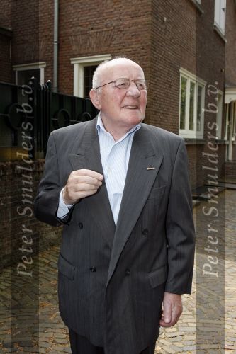 Laren 8 mei 2007
Johny Kraaykamp sr  presentatie dvd in de singer in laren