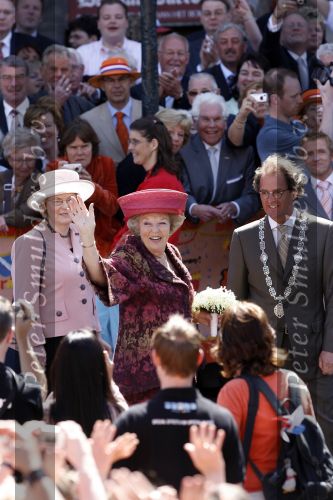Woudrichem Den Bosch 30 april 2007
Koningin Beatrix Prins Willem Alexander Prins Friso mabel Wisse Smit Prins Constantijn Prinses Laurentien Prinses Margriet Pieter v Vollenhoven Prins Maurits Prinses Marilene Prins Bernhard jr Prinses Annette Prins Pieter Christiaan Prinses  Anita Prins Floris en Prinses Aimee koninginnedag 2007.