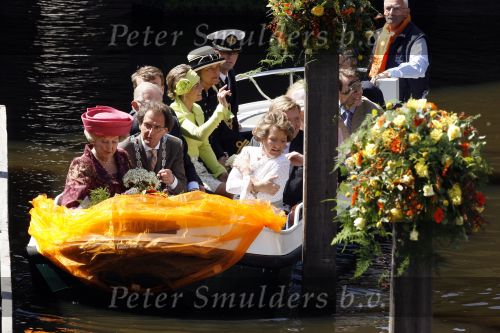 Woudrichem Den Bosch 30 april 2007
Koningin Beatrix Prins Willem Alexander Prins Friso mabel Wisse Smit Prins Constantijn Prinses Laurentien Prinses Margriet Pieter v Vollenhoven Prins Maurits Prinses Marilene Prins Bernhard jr Prinses Annette Prins Pieter Christiaan Prinses  Anita Prins Floris en Prinses Aimee koninginnedag 2007.
