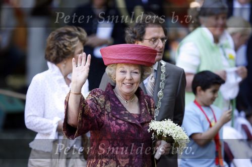 Woudrichem Den Bosch 30 april 2007
Koningin Beatrix Prins Willem Alexander Prins Friso mabel Wisse Smit Prins Constantijn Prinses Laurentien Prinses Margriet Pieter v Vollenhoven Prins Maurits Prinses Marilene Prins Bernhard jr Prinses Annette Prins Pieter Christiaan Prinses  Anita Prins Floris en Prinses Aimee koninginnedag 2007.