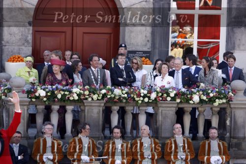 Woudrichem Den Bosch 30 april 2007
Koningin Beatrix Prins Willem Alexander Prins Friso mabel Wisse Smit Prins Constantijn Prinses Laurentien Prinses Margriet Pieter v Vollenhoven Prins Maurits Prinses Marilene Prins Bernhard jr Prinses Annette Prins Pieter Christiaan Prinses  Anita Prins Floris en Prinses Aimee koninginnedag 2007.