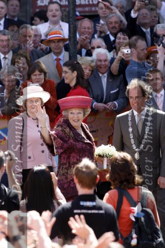 Woudrichem Den Bosch 30 april 2007
Koningin Beatrix Prins Willem Alexander Prins Friso mabel Wisse Smit Prins Constantijn Prinses Laurentien Prinses Margriet Pieter v Vollenhoven Prins Maurits Prinses Marilene Prins Bernhard jr Prinses Annette Prins Pieter Christiaan Prinses  Anita Prins Floris en Prinses Aimee koninginnedag 2007.