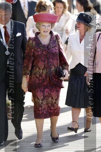 Woudrichem Den Bosch 30 april 2007
Koningin Beatrix Prins Willem Alexander Prins Friso mabel Wisse Smit Prins Constantijn Prinses Laurentien Prinses Margriet Pieter v Vollenhoven Prins Maurits Prinses Marilene Prins Bernhard jr Prinses Annette Prins Pieter Christiaan Prinses  Anita Prins Floris en Prinses Aimee koninginnedag.