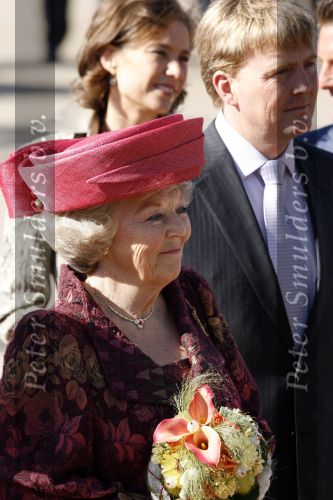 Woudrichem Den Bosch 30 april 2007
Koningin Beatrix Prins Willem Alexander Prins Friso mabel Wisse Smit Prins Constantijn Prinses Laurentien Prinses Margriet Pieter v Vollenhoven Prins Maurits Prinses Marilene Prins Bernhard jr Prinses Annette Prins Pieter Christiaan Prinses  Anita Prins Floris en Prinses Aimee koninginnedag 2007.