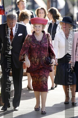 Woudrichem Den Bosch 30 april 2007
Koningin Beatrix Prins Willem Alexander Prins Friso mabel Wisse Smit Prins Constantijn Prinses Laurentien Prinses Margriet Pieter v Vollenhoven Prins Maurits Prinses Marilene Prins Bernhard jr Prinses Annette Prins Pieter Christiaan Prinses  Anita Prins Floris en Prinses Aimee koninginnedag 2007.