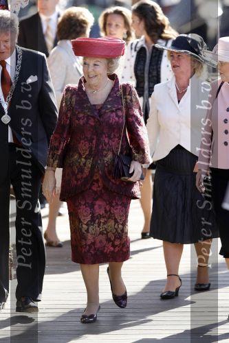 Woudrichem Den Bosch 30 april 2007
Koningin Beatrix Prins Willem Alexander Prins Friso mabel Wisse Smit Prins Constantijn Prinses Laurentien Prinses Margriet Pieter v Vollenhoven Prins Maurits Prinses Marilene Prins Bernhard jr Prinses Annette Prins Pieter Christiaan Prinses  Anita Prins Floris en Prinses Aimee koninginnedag 2007.