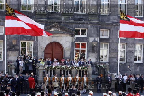 Woudrichem Den Bosch 30 april 2007
Koningin Beatrix Prins Willem Alexander Prins Friso mabel Wisse Smit Prins Constantijn Prinses Laurentien Prinses Margriet Pieter v Vollenhoven Prins Maurits Prinses Marilene Prins Bernhard jr Prinses Annette Prins Pieter Christiaan Prinses  Anita Prins Floris en Prinses Aimee koninginnedag 2007.