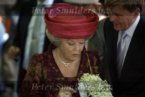Woudrichem Den Bosch 30 april 2007
Koningin Beatrix Prins Willem Alexander Prins Friso mabel Wisse Smit Prins Constantijn Prinses Laurentien Prinses Margriet Pieter v Vollenhoven Prins Maurits Prinses Marilene Prins Bernhard jr Prinses Annette Prins Pieter Christiaan Prinses  Anita Prins Floris en Prinses Aimee koninginnedag 2007.