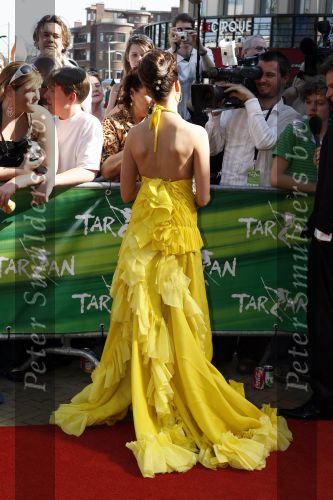 Scheveningen 15 april 2007
Premiere Tarzan in het circus theater. 
Leontine Borsato met gele jurk