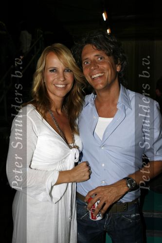 Weesp 30 april 2007
Finale just the 2 of us. Linda de Mol met vriend Sander Vahle