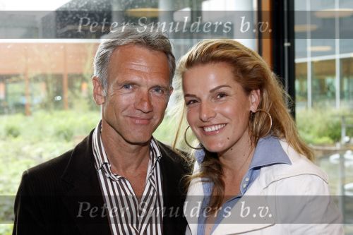 Schiphol oost 7 mei 2007
Presentatie 10 finalisten van de Mis Missverkiezing met Jaap Jongbloed en Lucille Werner.
