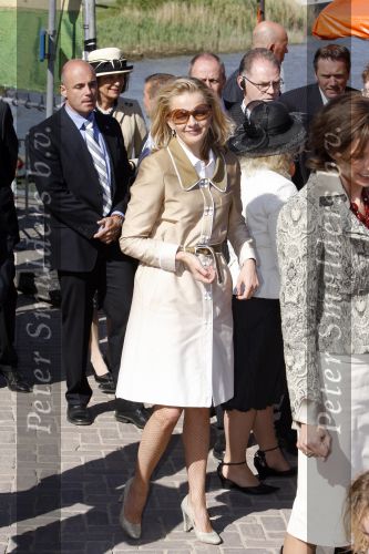 Woudrichem Den Bosch 30 april 2007
Koningin Beatrix Prins Willem Alexander Prins Friso mabel Wisse Smit Prins Constantijn Prinses Laurentien Prinses Margriet Pieter v Vollenhoven Prins Maurits Prinses Marilene Prins Bernhard jr Prinses Annette Prins Pieter Christiaan Prinses  Anita Prins Floris en Prinses Aimee koninginnedag 2007