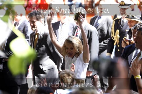 Woudrichem Den Bosch 30 april 2007
Koningin Beatrix Prins Willem Alexander Prins Friso mabel Wisse Smit Prins Constantijn Prinses Laurentien Prinses Margriet Pieter v Vollenhoven Prins Maurits Prinses Marilene Prins Bernhard jr Prinses Annette Prins Pieter Christiaan Prinses  Anita Prins Floris en Prinses Aimee koninginnedag 2007.