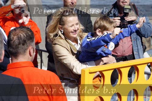 Woudrichem Den Bosch 30 april 2007
Koningin Beatrix Prins Willem Alexander Prins Friso mabel Wisse Smit Prins Constantijn Prinses Laurentien Prinses Margriet Pieter v Vollenhoven Prins Maurits Prinses Marilene Prins Bernhard jr Prinses Annette Prins Pieter Christiaan Prinses  Anita Prins Floris en Prinses Aimee koninginnedag 2007.