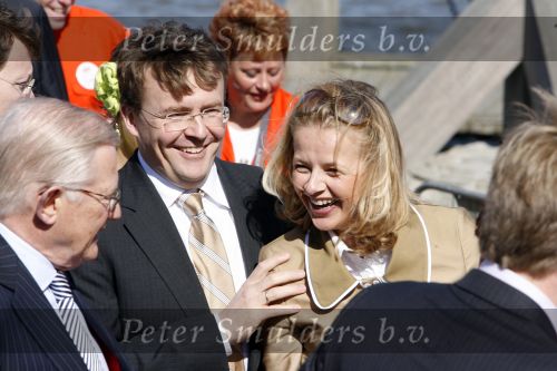 Woudrichem Den Bosch 30 april 2007
Koningin Beatrix Prins Willem Alexander Prins Friso mabel Wisse Smit Prins Constantijn Prinses Laurentien Prinses Margriet Pieter v Vollenhoven Prins Maurits Prinses Marilene Prins Bernhard jr Prinses Annette Prins Pieter Christiaan Prinses  Anita Prins Floris en Prinses Aimee koninginnedag 2007.