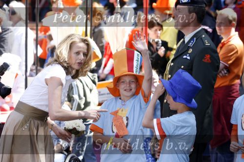 Woudrichem Den Bosch 30 april 2007
Koningin Beatrix Prins Willem Alexander Prins Friso mabel Wisse Smit Prins Constantijn Prinses Laurentien Prinses Margriet Pieter v Vollenhoven Prins Maurits Prinses Marilene Prins Bernhard jr Prinses Annette Prins Pieter Christiaan Prinses  Anita Prins Floris en Prinses Aimee koninginnedag 2007.
